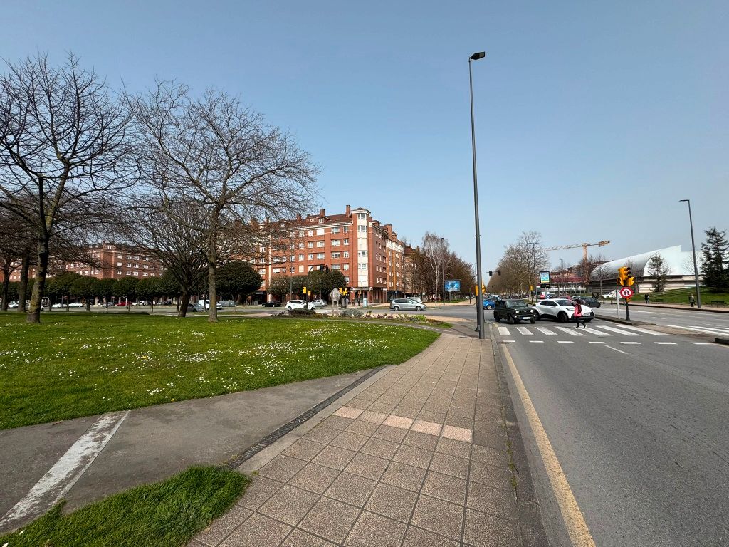 Vista exterior de Piso en venta en Gijón  con Calefacción, Parquet y Trastero