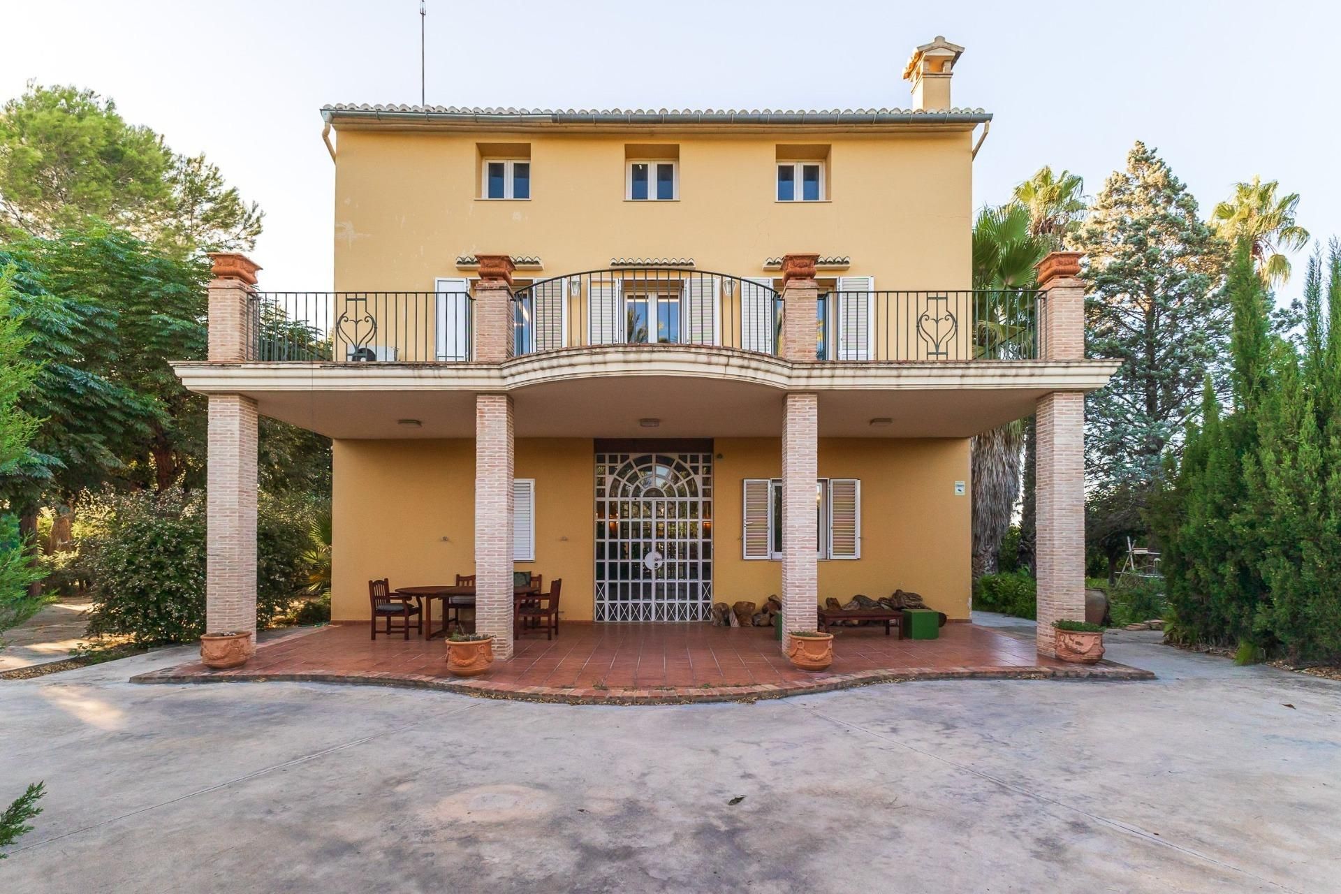 Vista exterior de Finca rústica en venda en Carcaixent amb Aire condicionat, Calefacció i Jardí privat