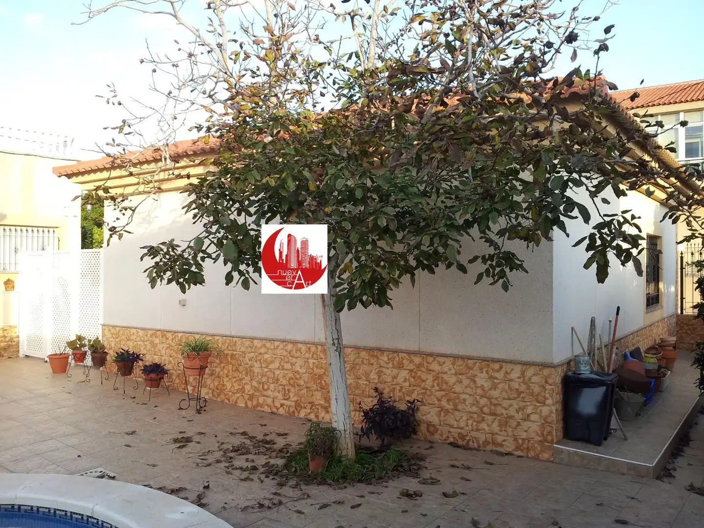 Vista exterior de Casa adosada en venda en Cartagena amb Terrassa, Piscina i Piscina comunitària
