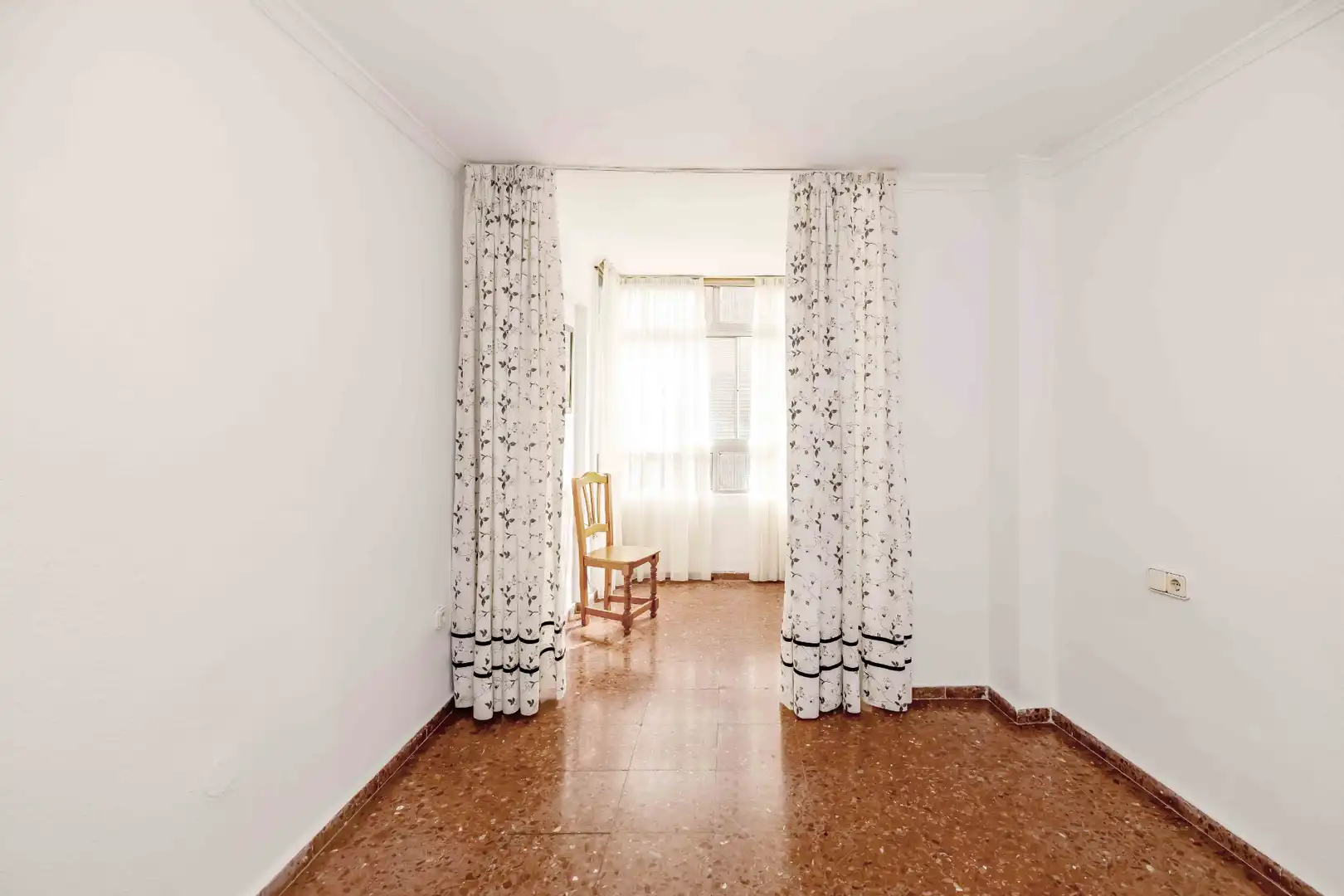 Piso en venta en Málaga con Calefacción, Terraza y Internet
