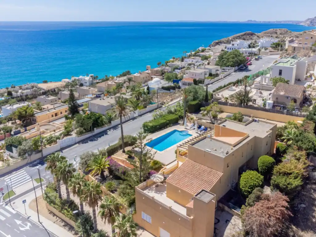 Houses for sale in Avenida Europa, Poble Nou - Montiboli