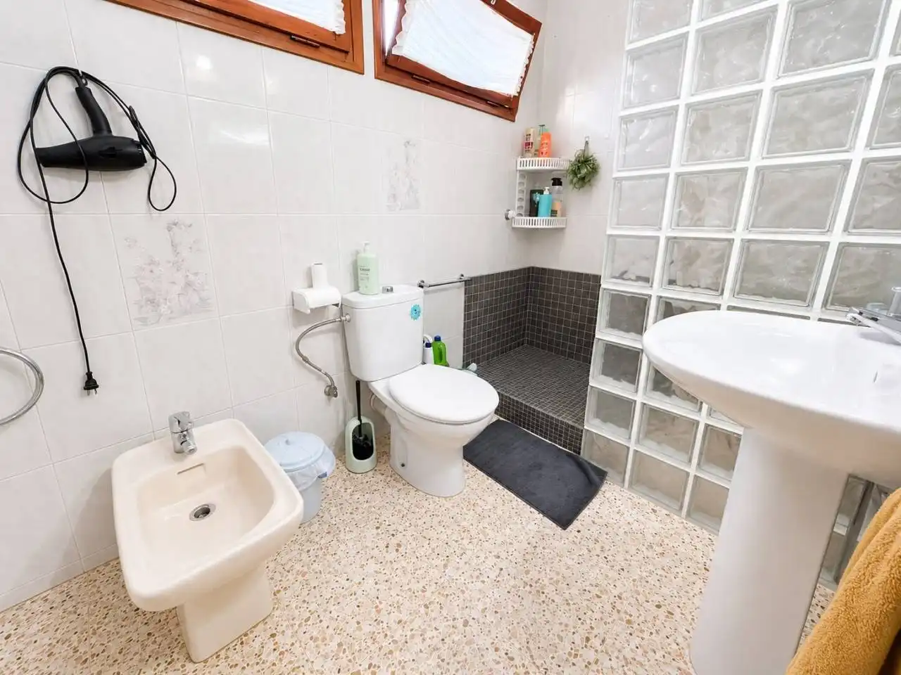 Bany de Casa o xalet en venda en Riells i Viabrea amb Aire condicionat, Calefacció i Jardí privat