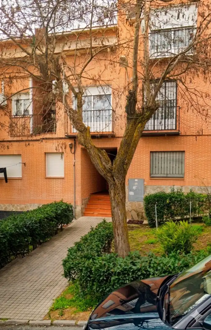 Außenansicht von Maisonette zum Verkauf in Olías del Rey mit Klimaanlage, Heizung und Parkett