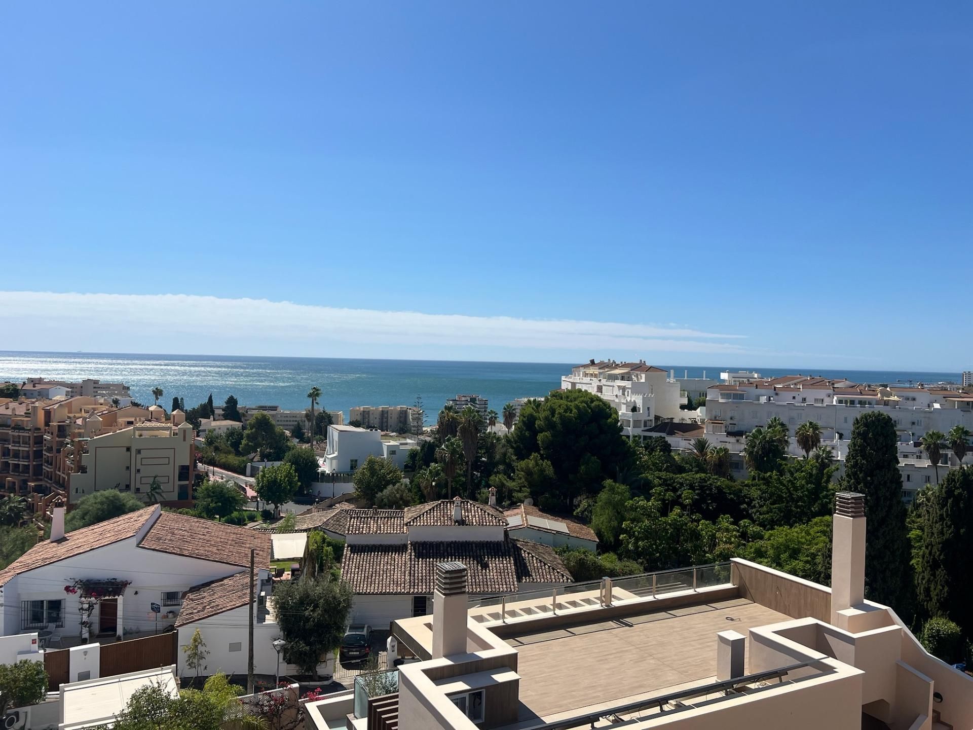 Exterior view of Single-family semi-detached for sale in Fuengirola  with Air Conditioner, Private garden and Terrace