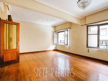 Piso con ascensor en venta en Secundino Esnaola Kalea