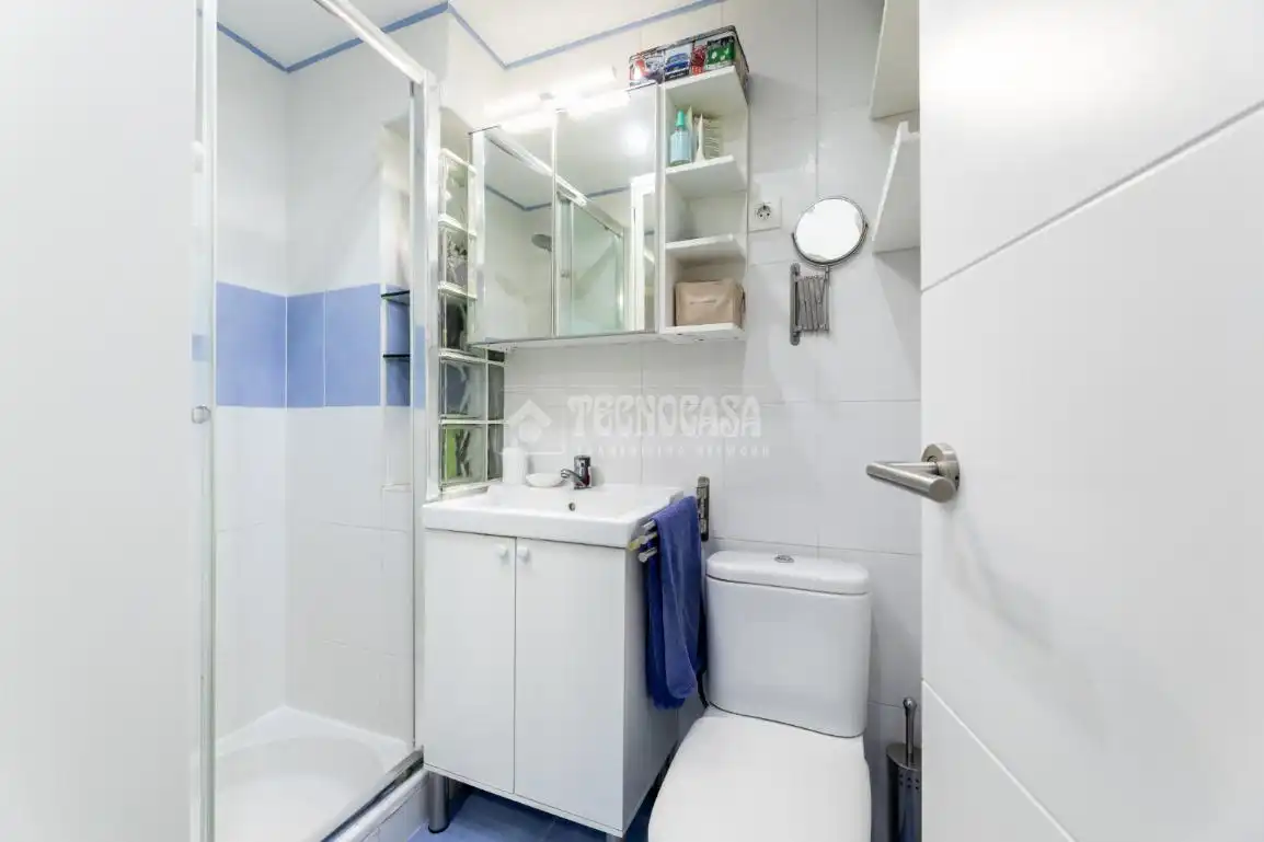 Badezimmer von Wohnung zum Verkauf in Las Rozas de Madrid mit Klimaanlage und Heizung