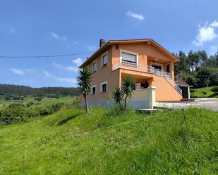 Vista exterior de Casa o xalet en venda en Soto del Barco amb Calefacció, Traster i Balcó