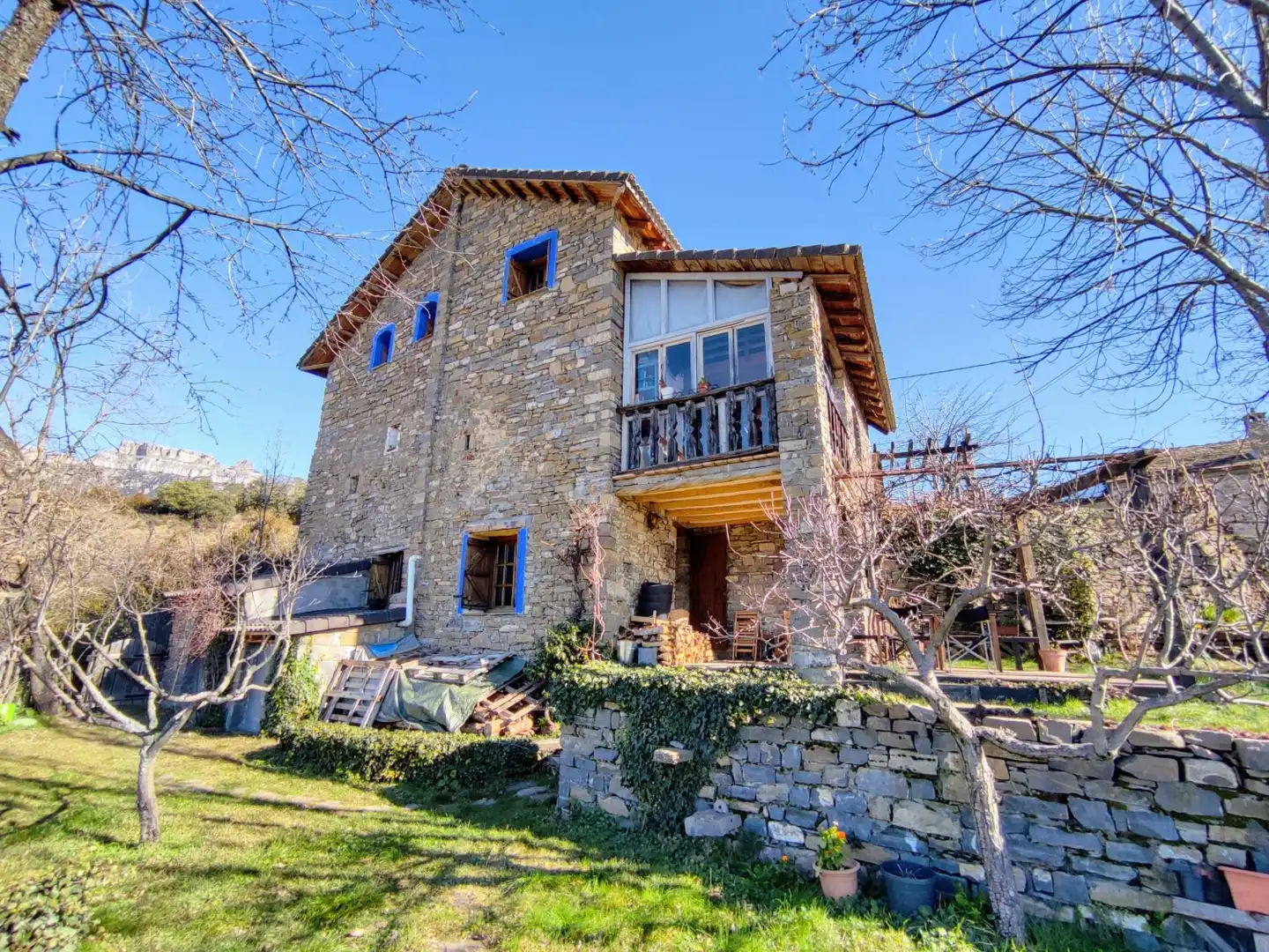 Vista exterior de Casa o xalet en venda en Fanlo amb Calefacció, Jardí privat i Terrassa