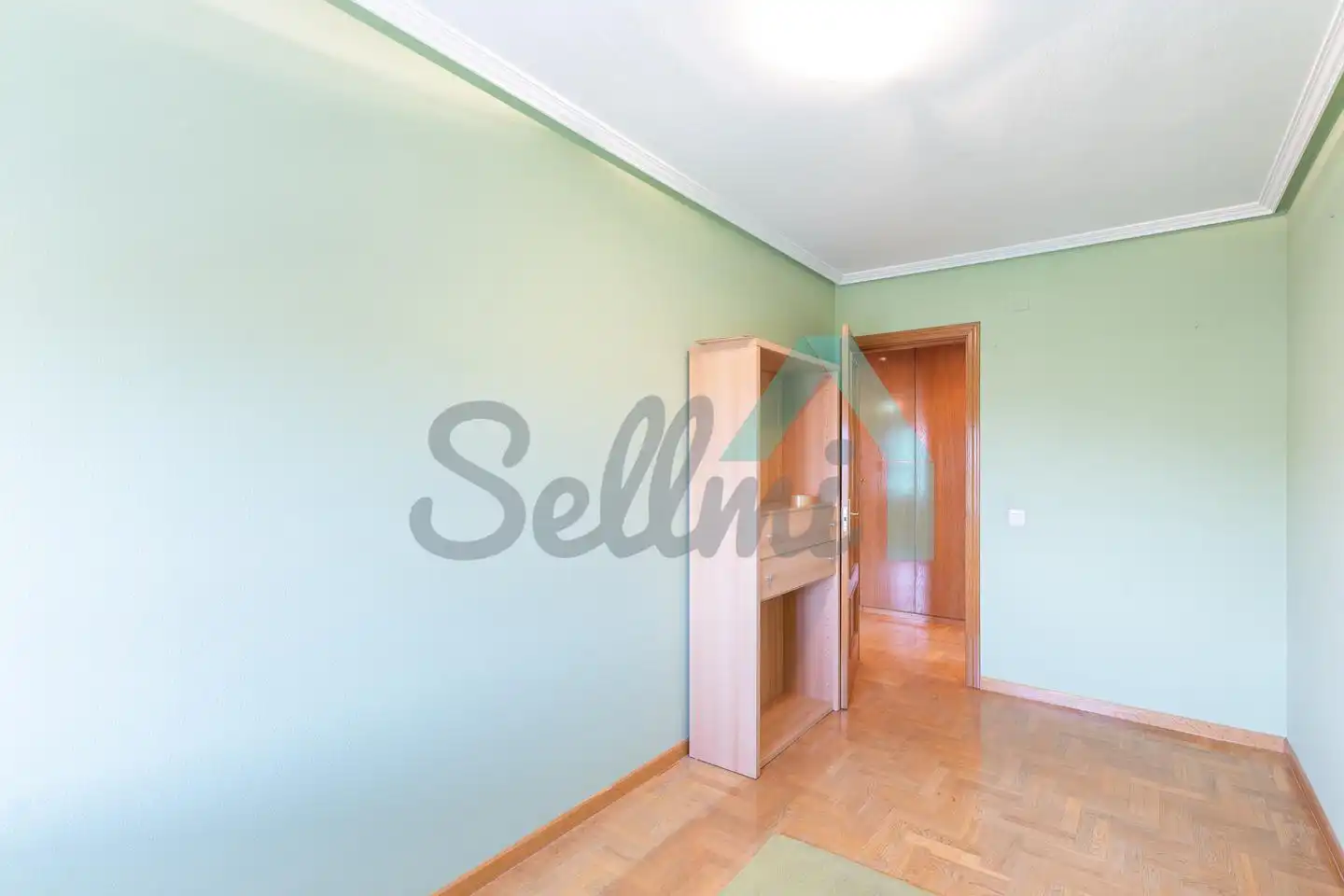 Habitación de Piso en venta en Oviedo  con Calefacción, Parquet y Trastero