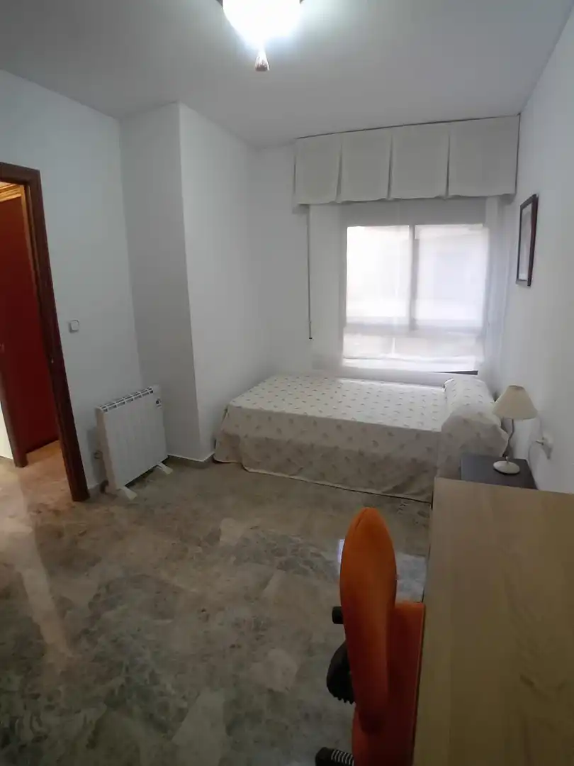 Bedroom of Flat for rent in Córdoba  with Air Conditioner, Heating and Private garden