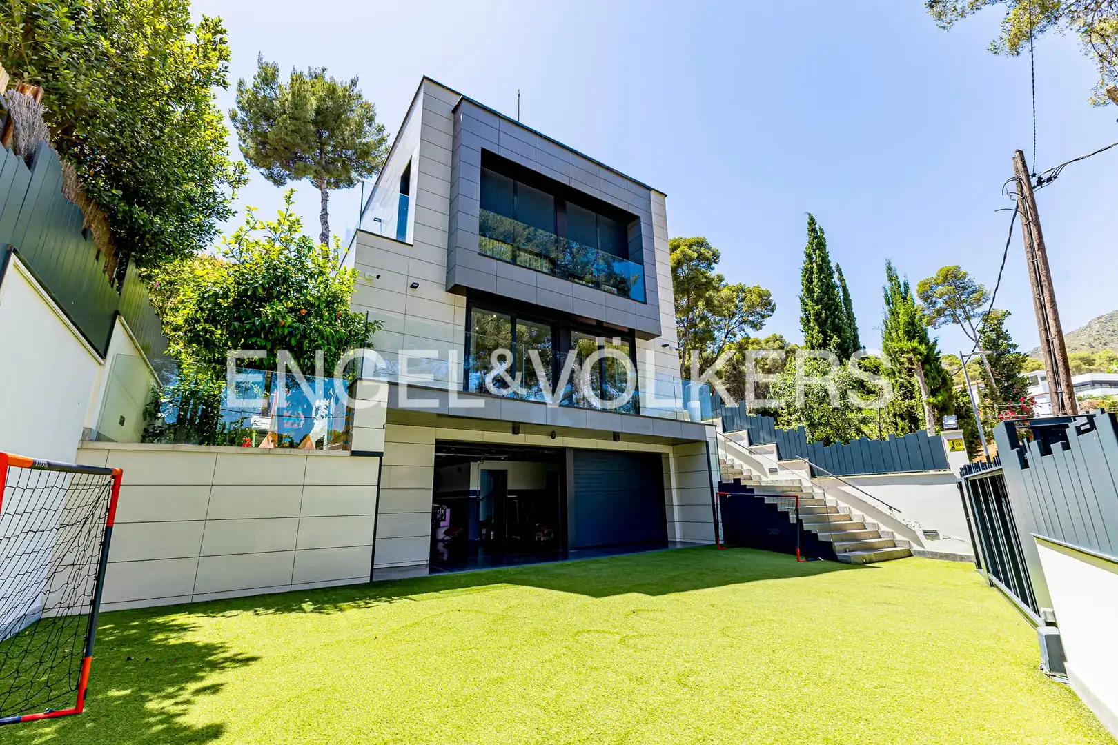 Exterior view of Houses for rent in Castelldefels  with Air Conditioner, Heating and Private garden