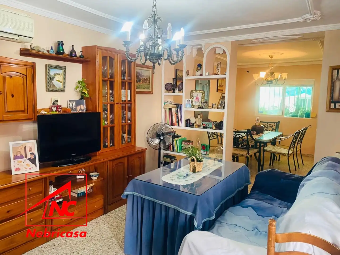 Sala de estar de Casa o chalet en venta en Las Cabezas de San Juan con Aire acondicionado y Trastero