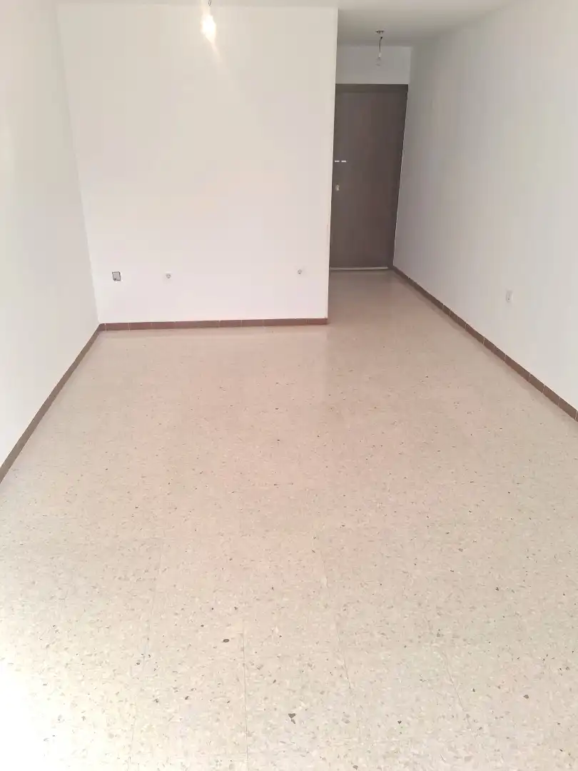 Wohnung zur Miete in Sevilla mit Klimaanlage, Terrasse und Waschmaschine