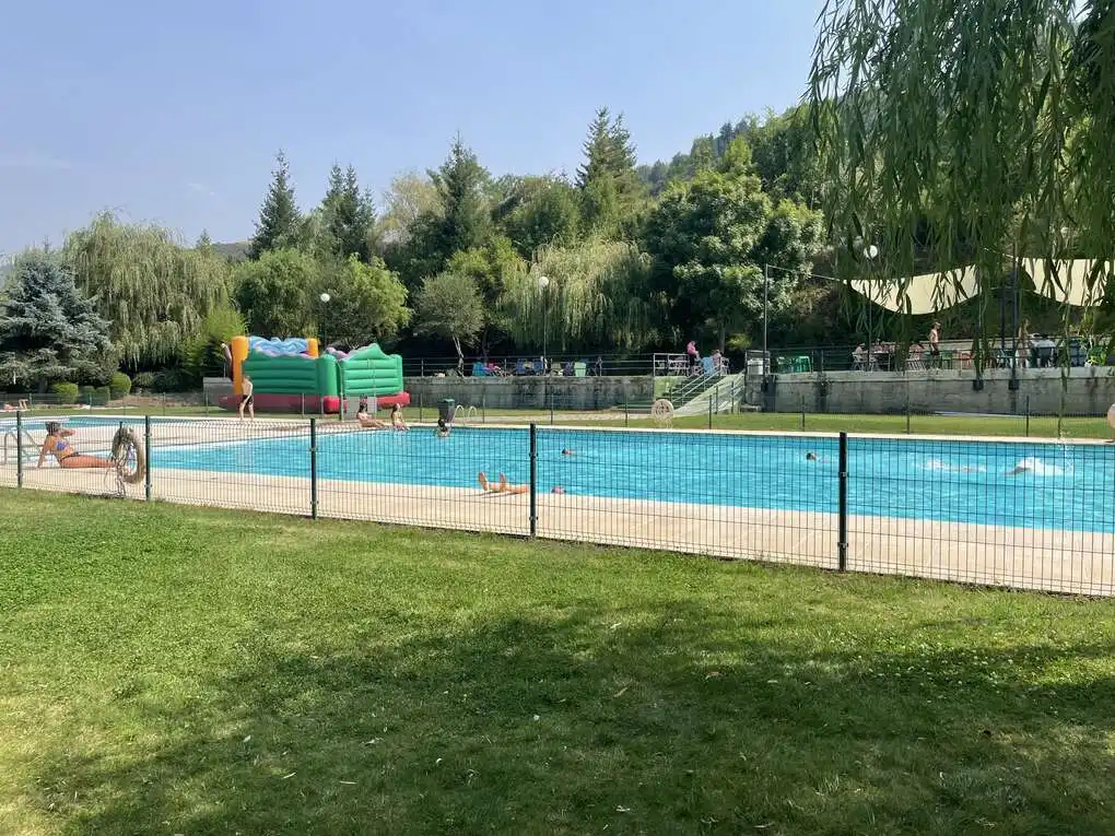 Schwimmbecken von Wohnung zur Miete in Zorraquín mit Heizung, Privatgarten und Terrasse