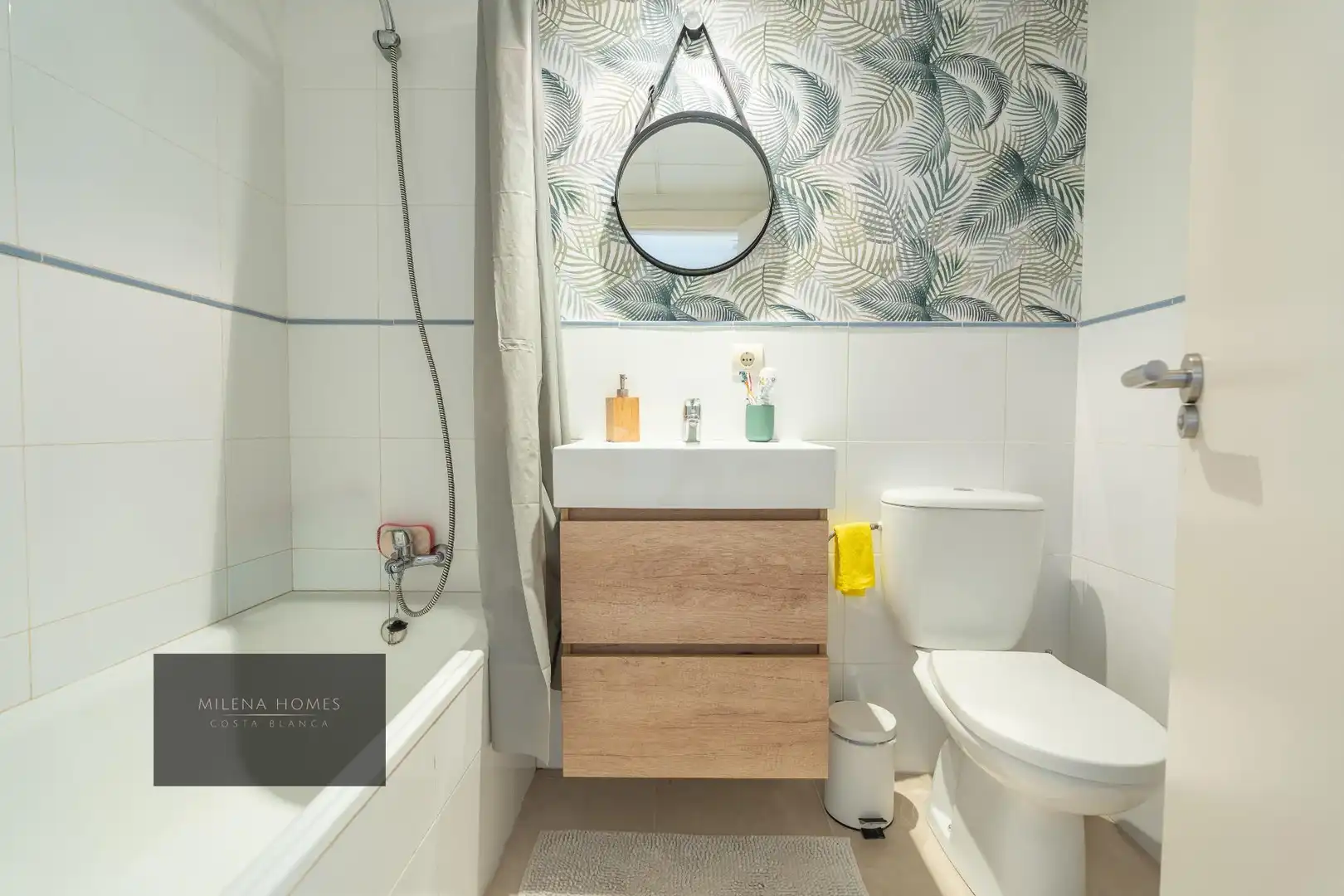 Baño de Apartamento en venta en Orihuela con Aire acondicionado, Calefacción y Amueblado