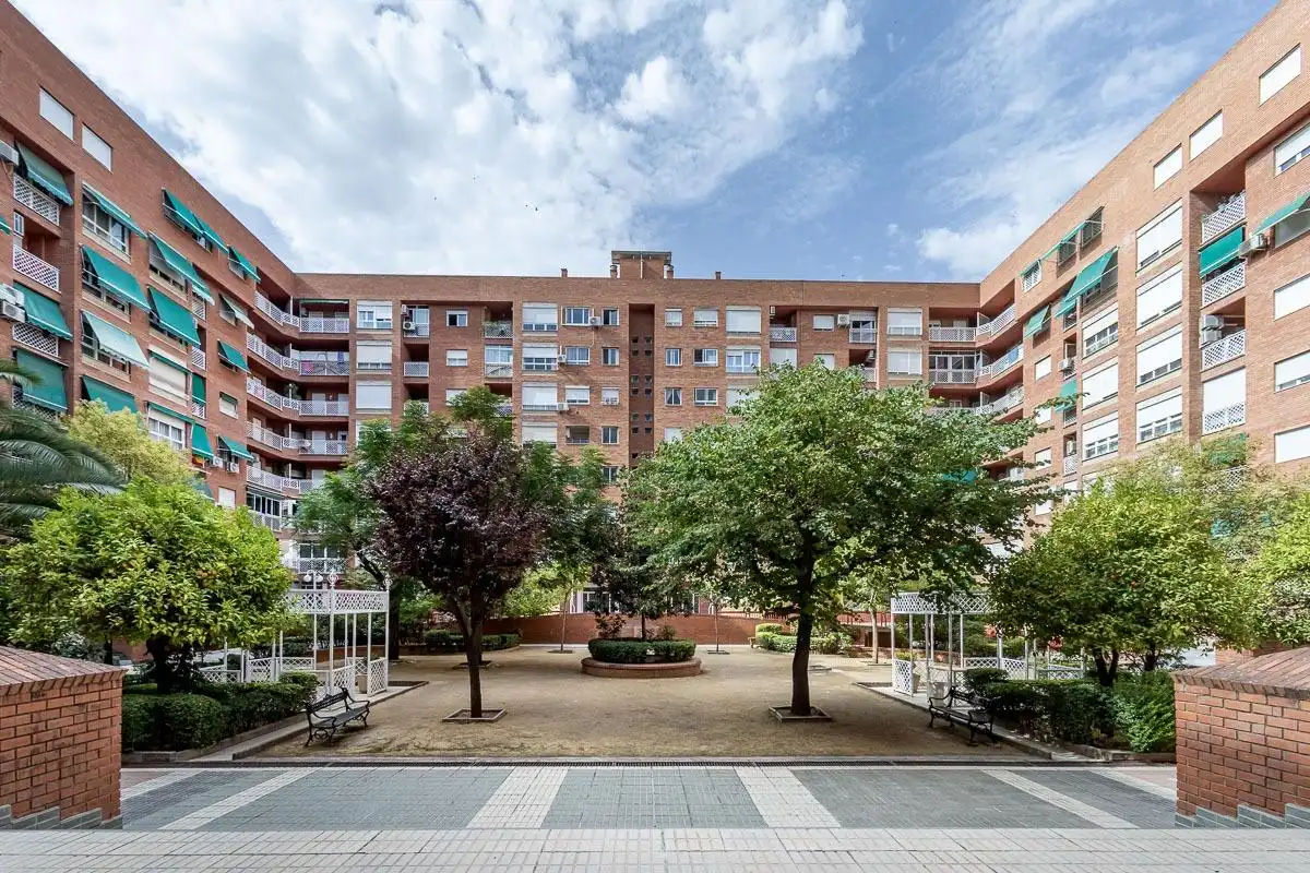Exterior view of Flat for rent in Granada  with Balcony and Community pool