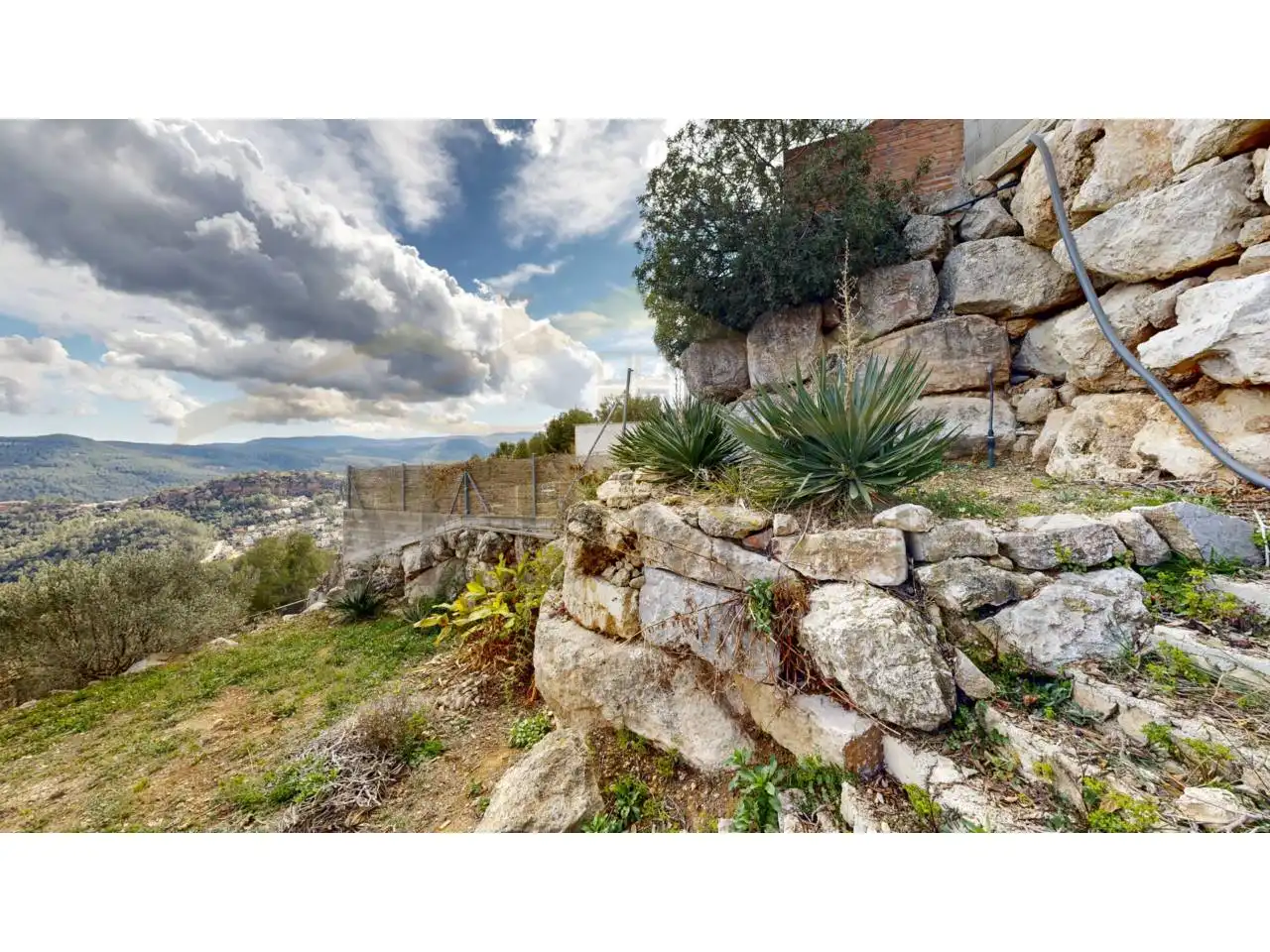 Jardí de Casa o xalet en venda en Corbera de Llobregat amb Aire condicionat, Calefacció i Jardí privat