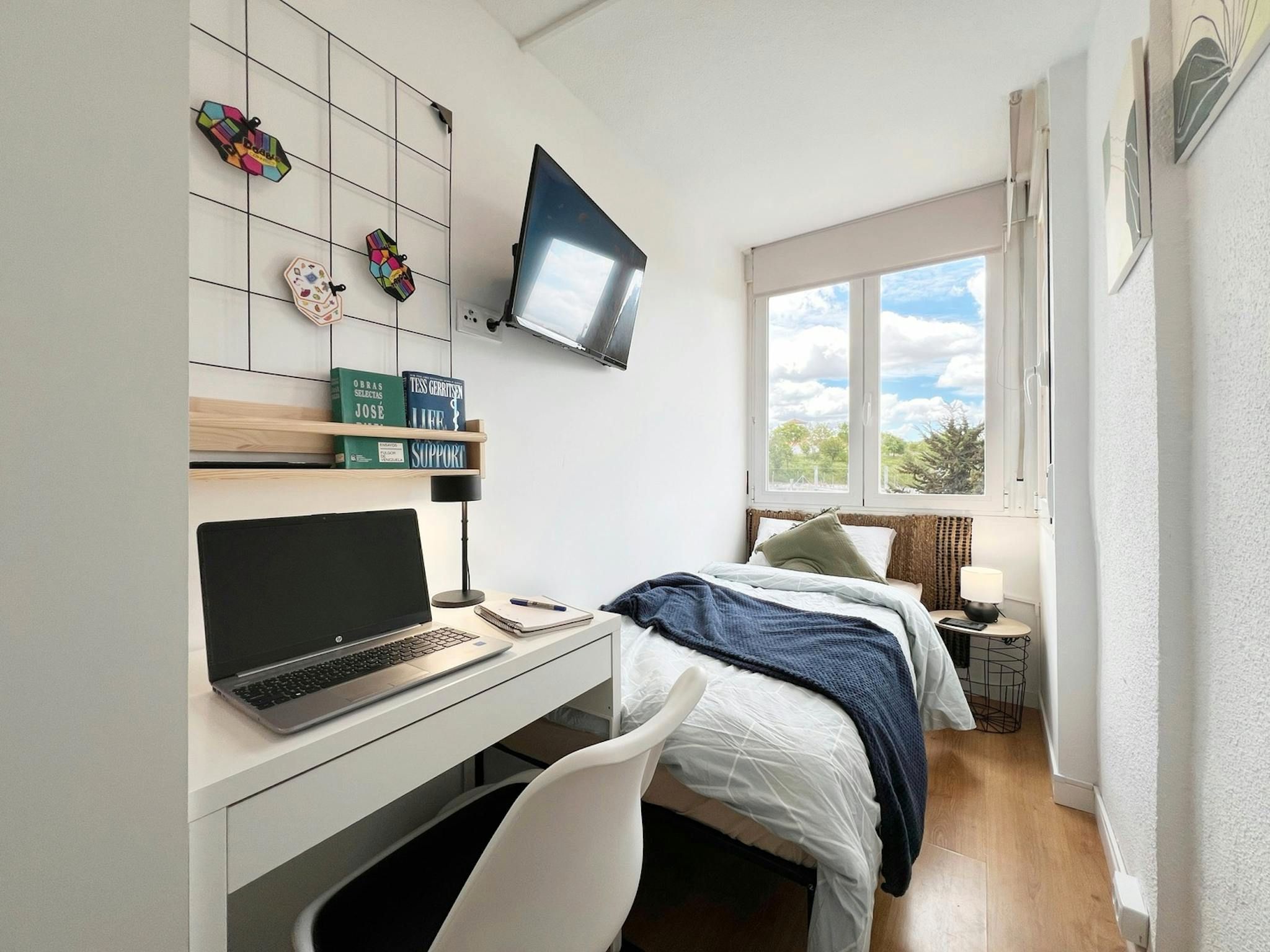 Dormitori de Pis per a compartir en  Madrid Capital amb Calefacció, Moblat i Rentadora