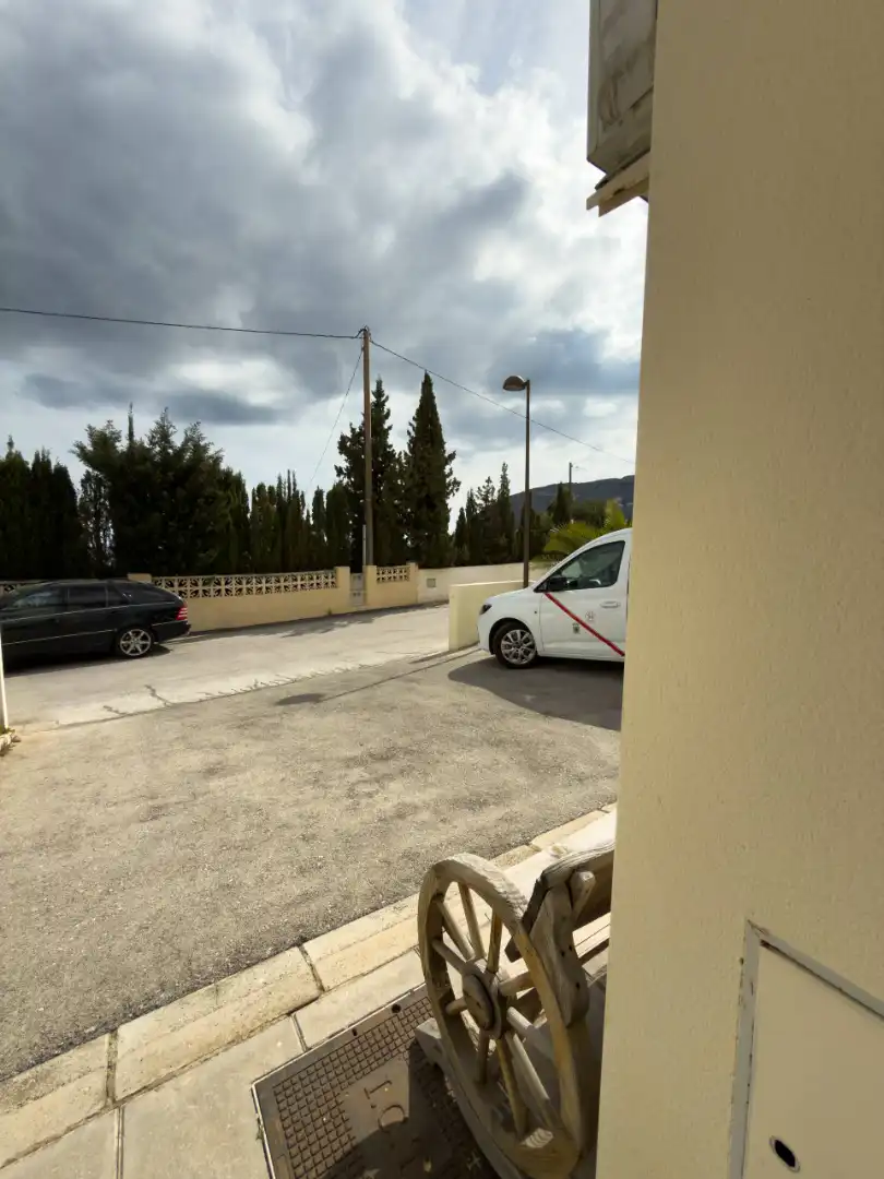 Aparcament de Casa adosada en venda en Calpe / Calp amb Aire condicionat, Terrassa i Moblat