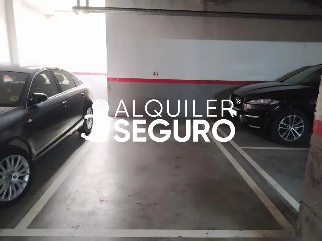 Parking of Flat for rent in Madrid  with Heating