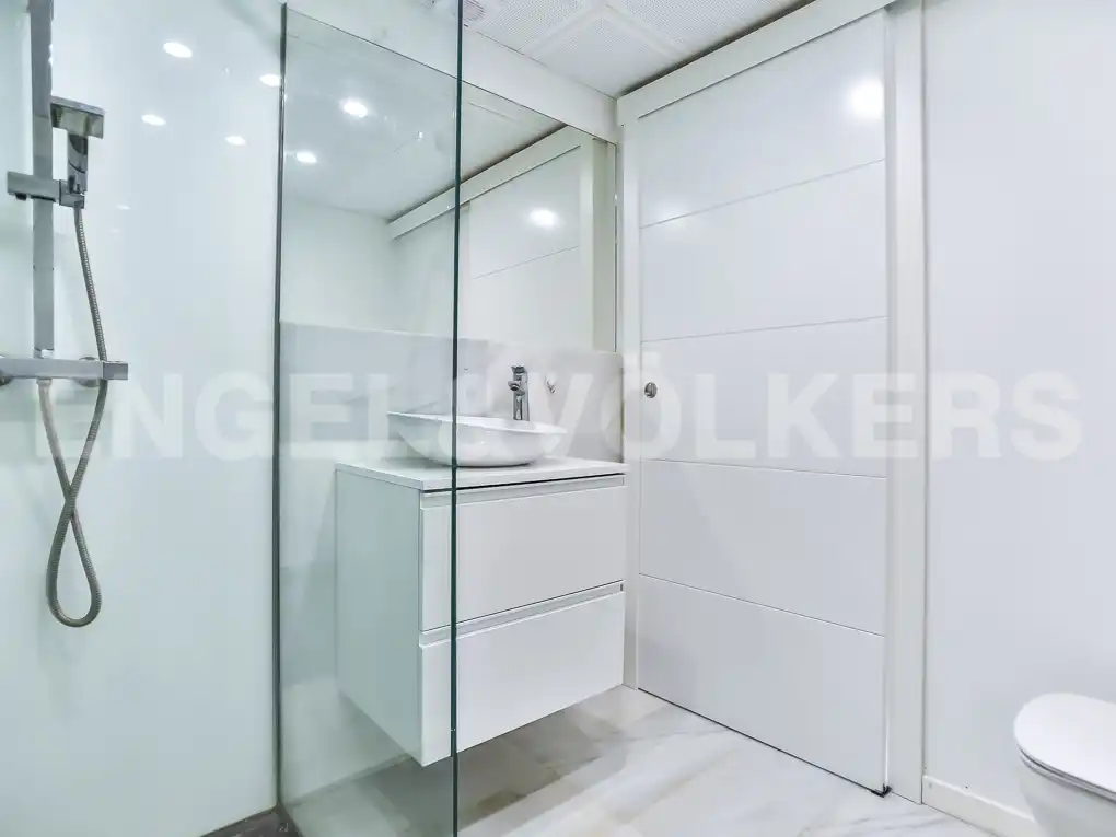 Bathroom of Attic for rent in Sitges  with Air Conditioner, Heating and Terrace