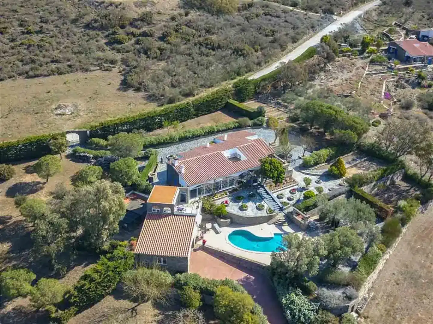 Vista exterior de Finca rústica en venda en Cadaqués amb Aire condicionat, Jardí privat i Piscina