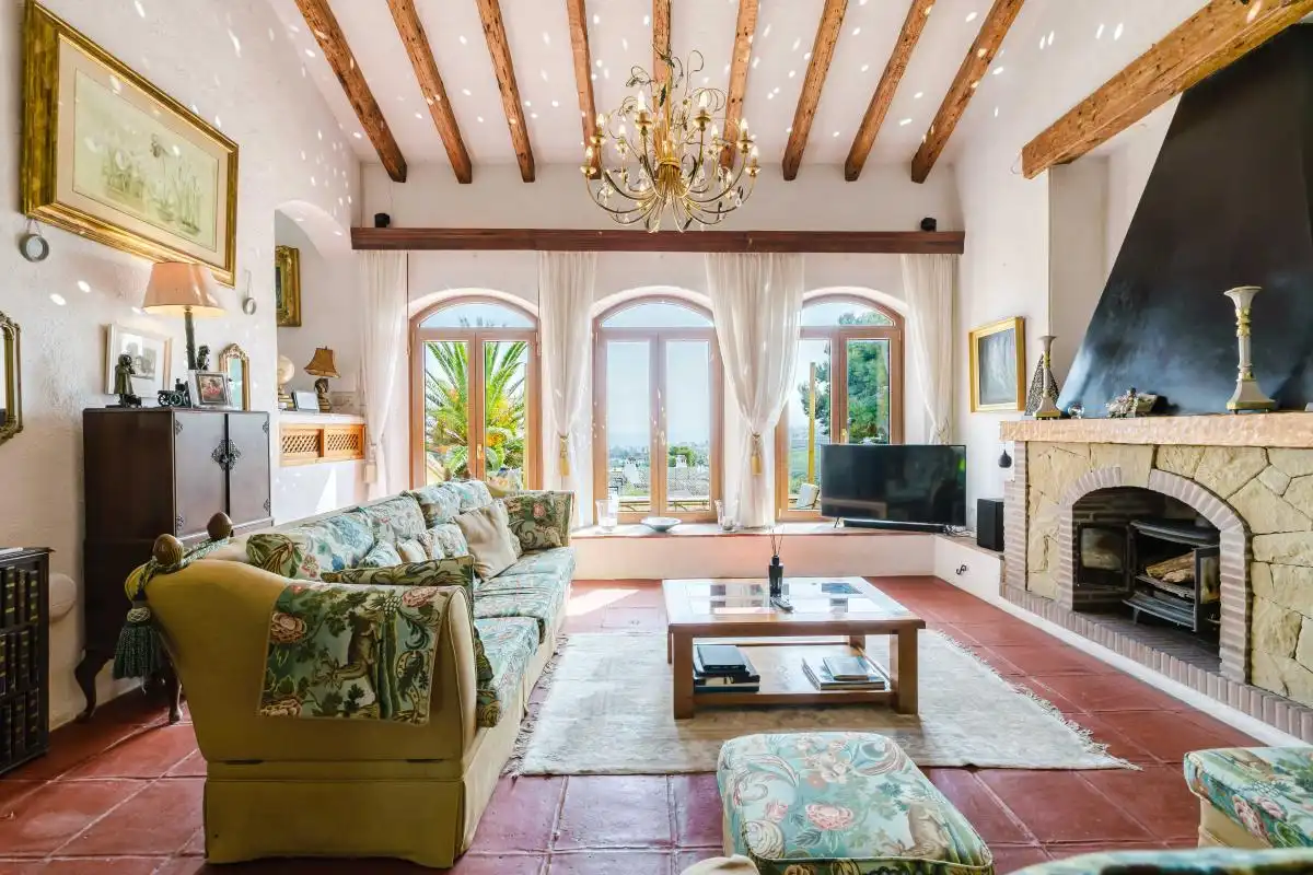 Sala d'estar de Casa o xalet en venda en Estepona amb Aire condicionat, Calefacció i Jardí privat