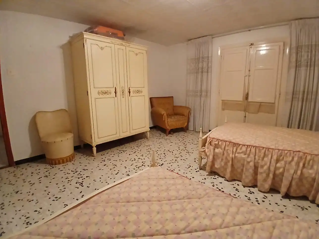 Dormitori de Finca rústica en venda en Calatorao amb Jardí privat, Terrassa i Moblat