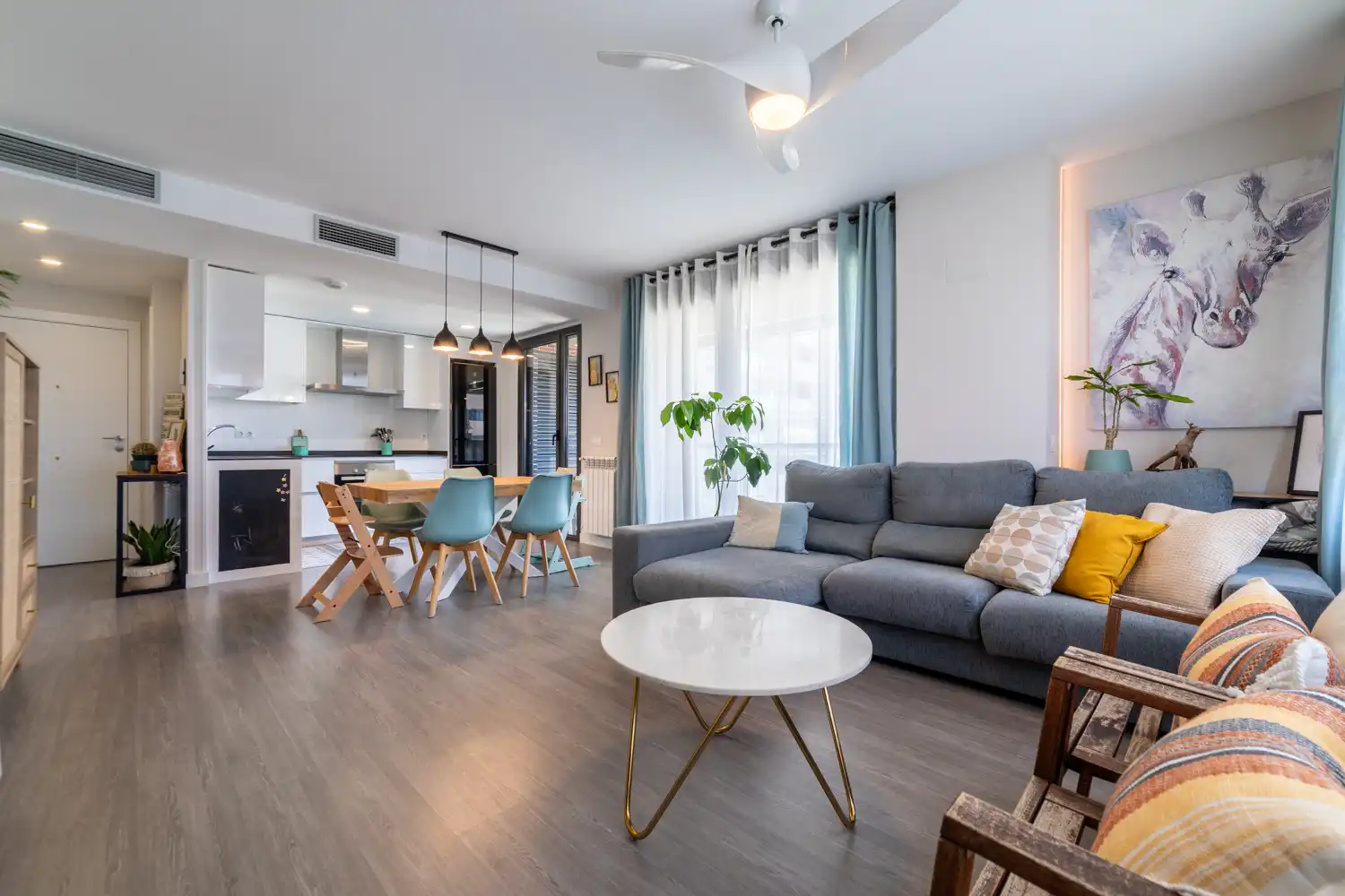 Living room of Flat for sale in Tres Cantos  with Air Conditioner, Heating and Private garden