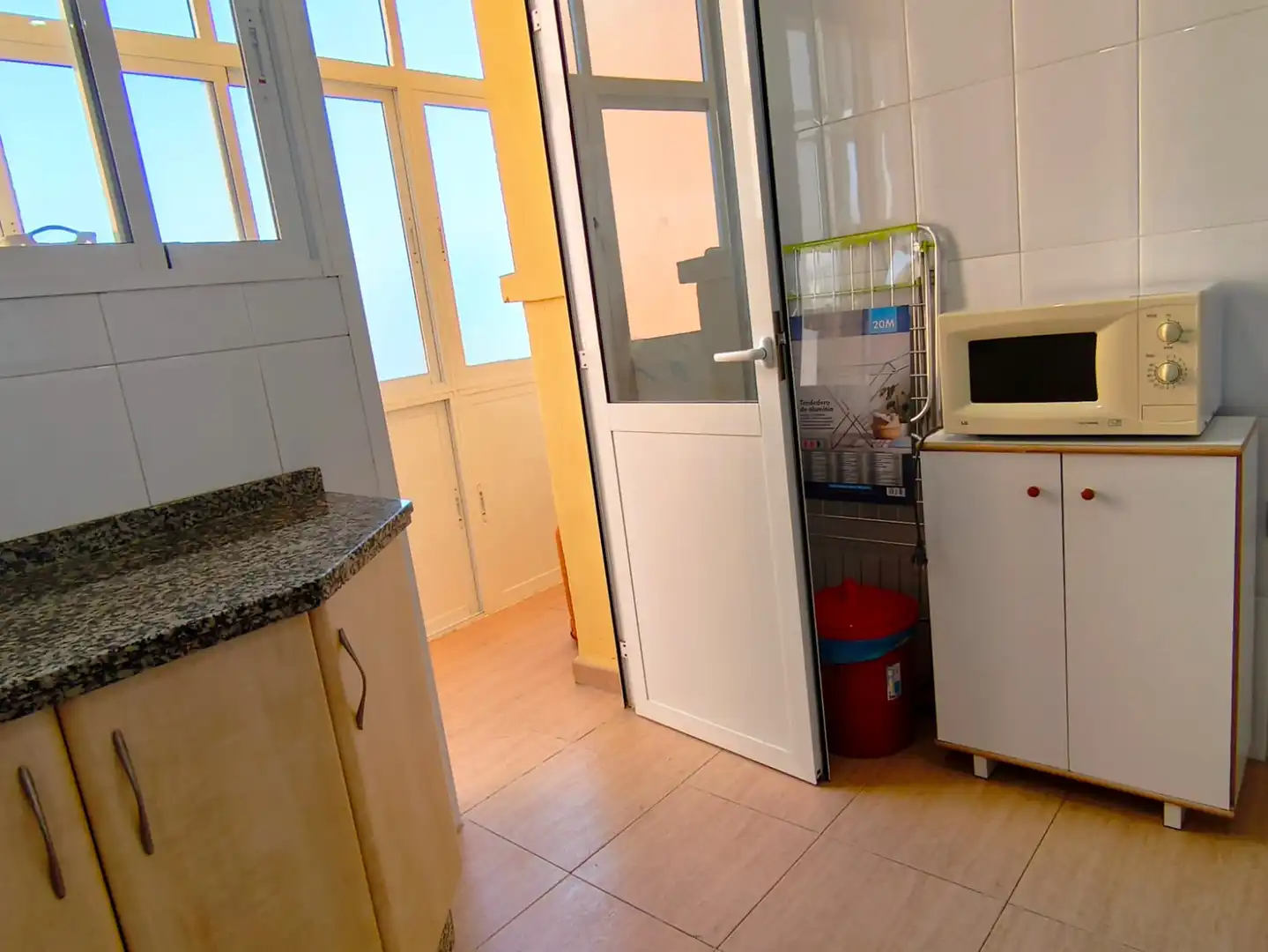 Cuina de Pis de lloguer en Badajoz amb Calefacció, Moblat i Forn
