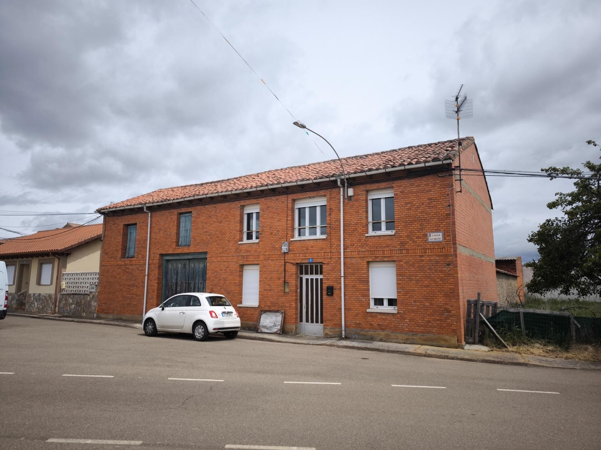 Exterior view of House or chalet for sale in Valdefresno  with Heating and Storage room