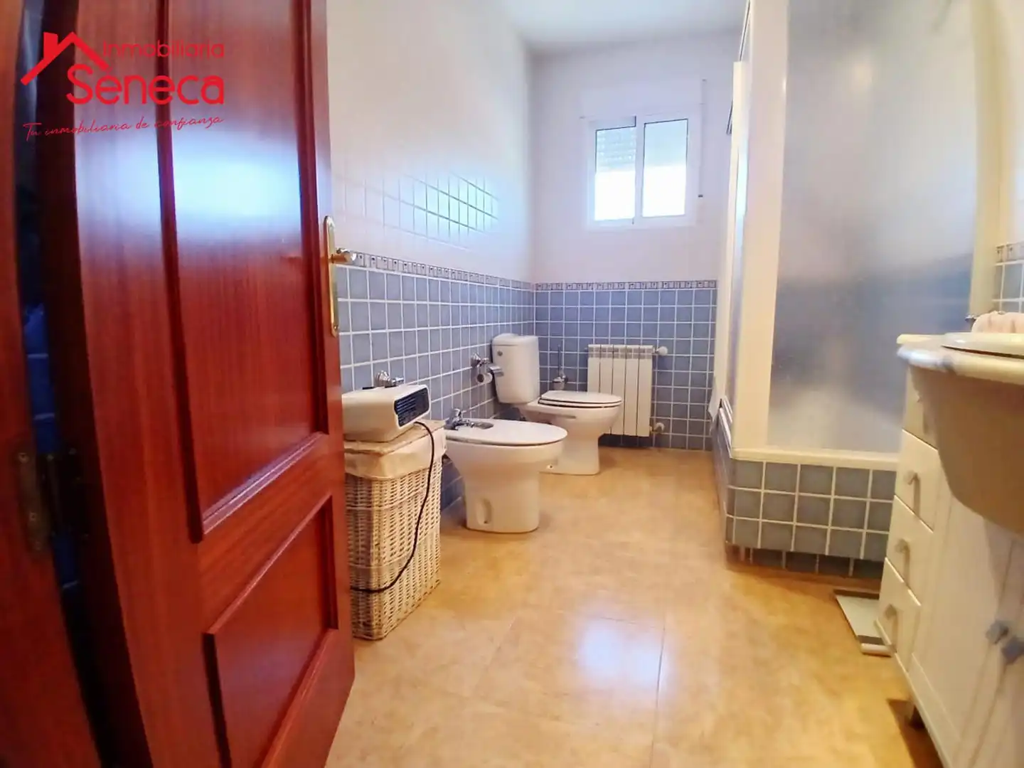 Bathroom of Houses for sale in Córdoba  with Air Conditioner, Heating and Swimming Pool