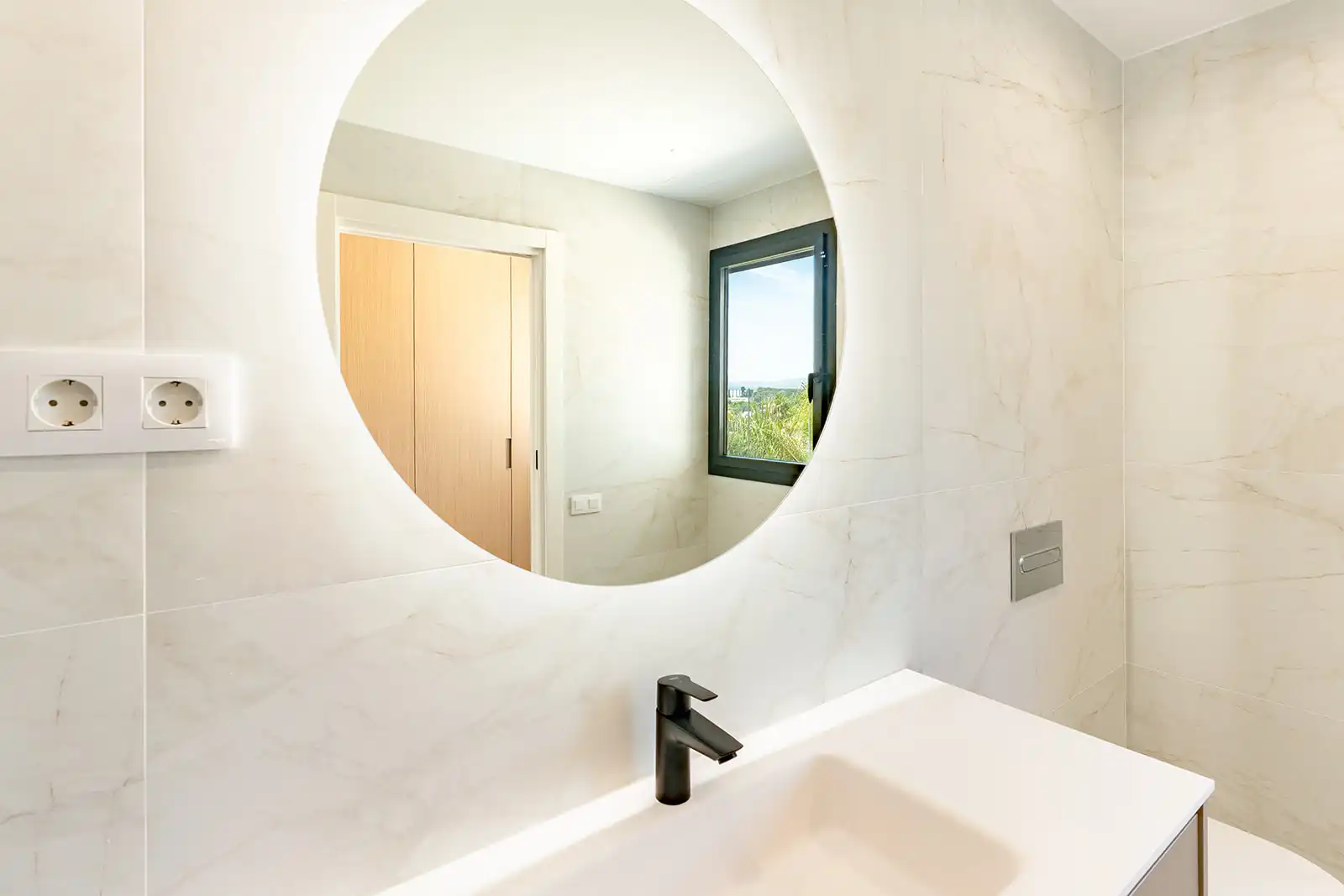 Bathroom of Houses for sale in Sitges  with Air Conditioner, Heating and Private garden