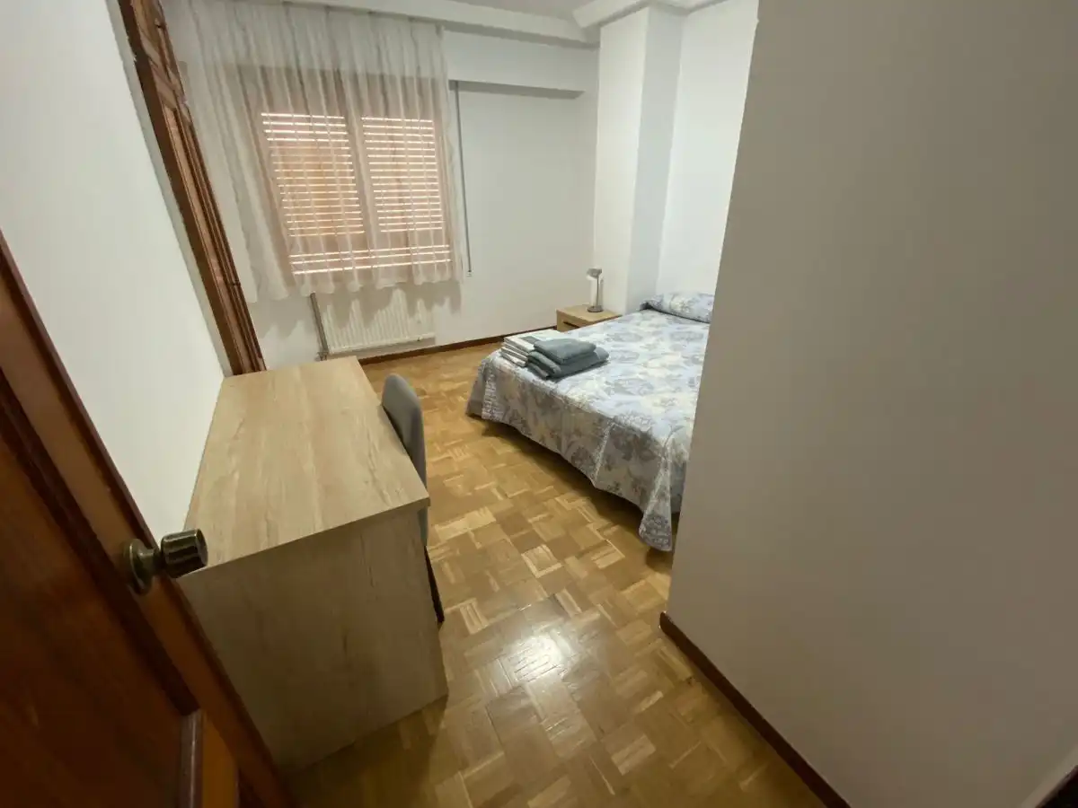 Schlafzimmer von Wohnung zur Miete in Palencia mit Klimaanlage, Heizung und Möbliert