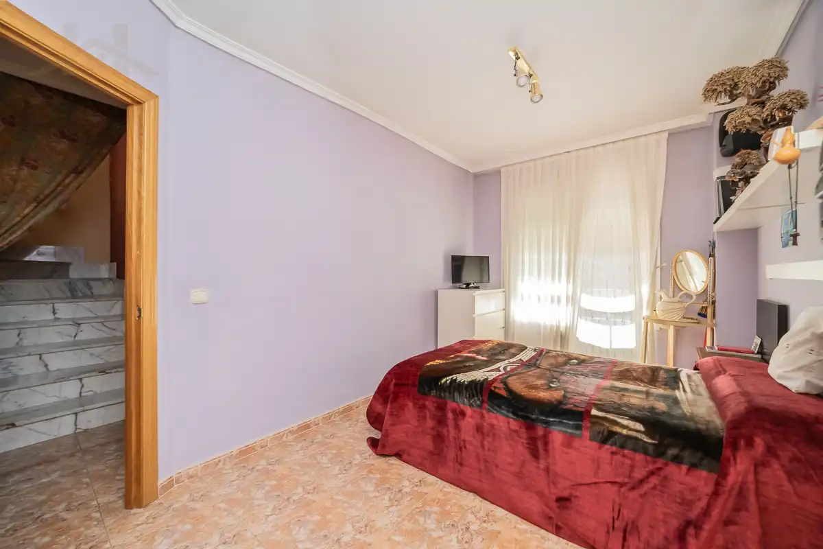 Casa aparellada amb terrassa en venda a Calle Sierra de Gredos 64, imagen 26