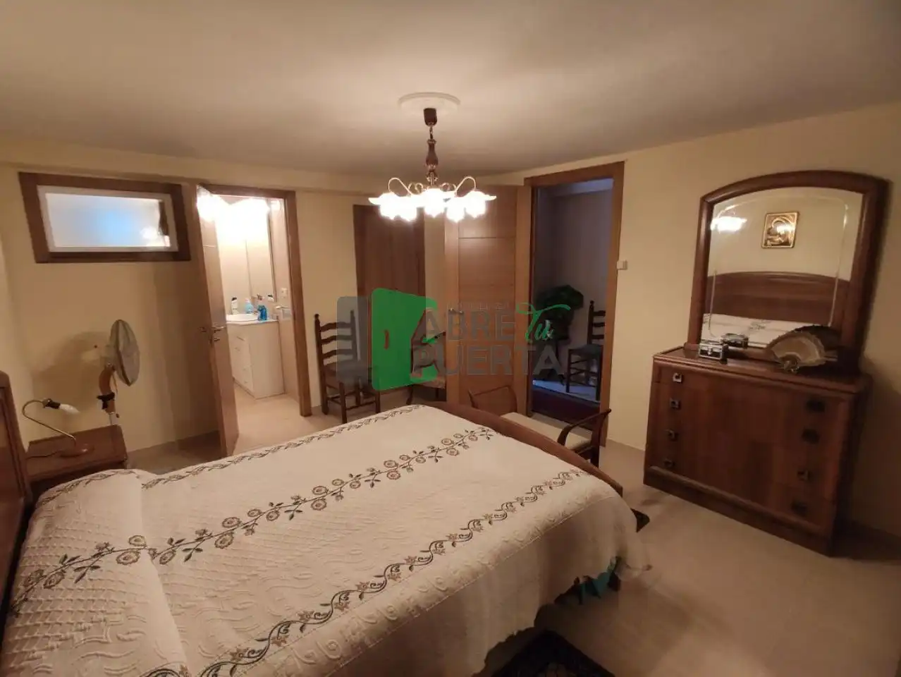 Planta baja en venta en Ourense Capital  con Calefacción y Trastero