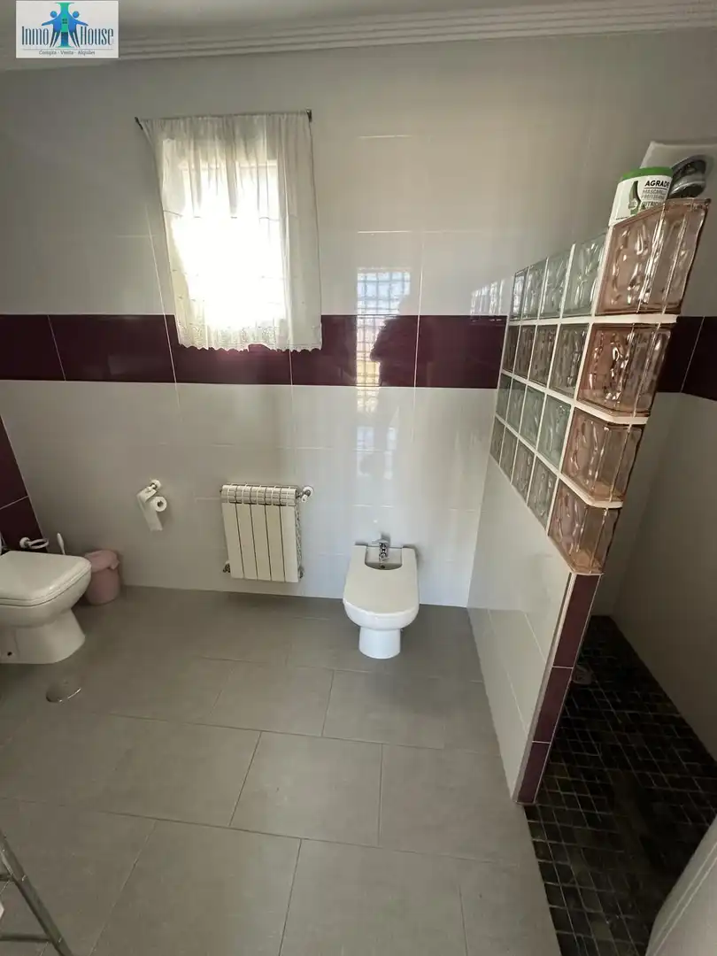 Bany de Casa o xalet en venda en Albacete amb Aire condicionat, Jardí privat i Parquet