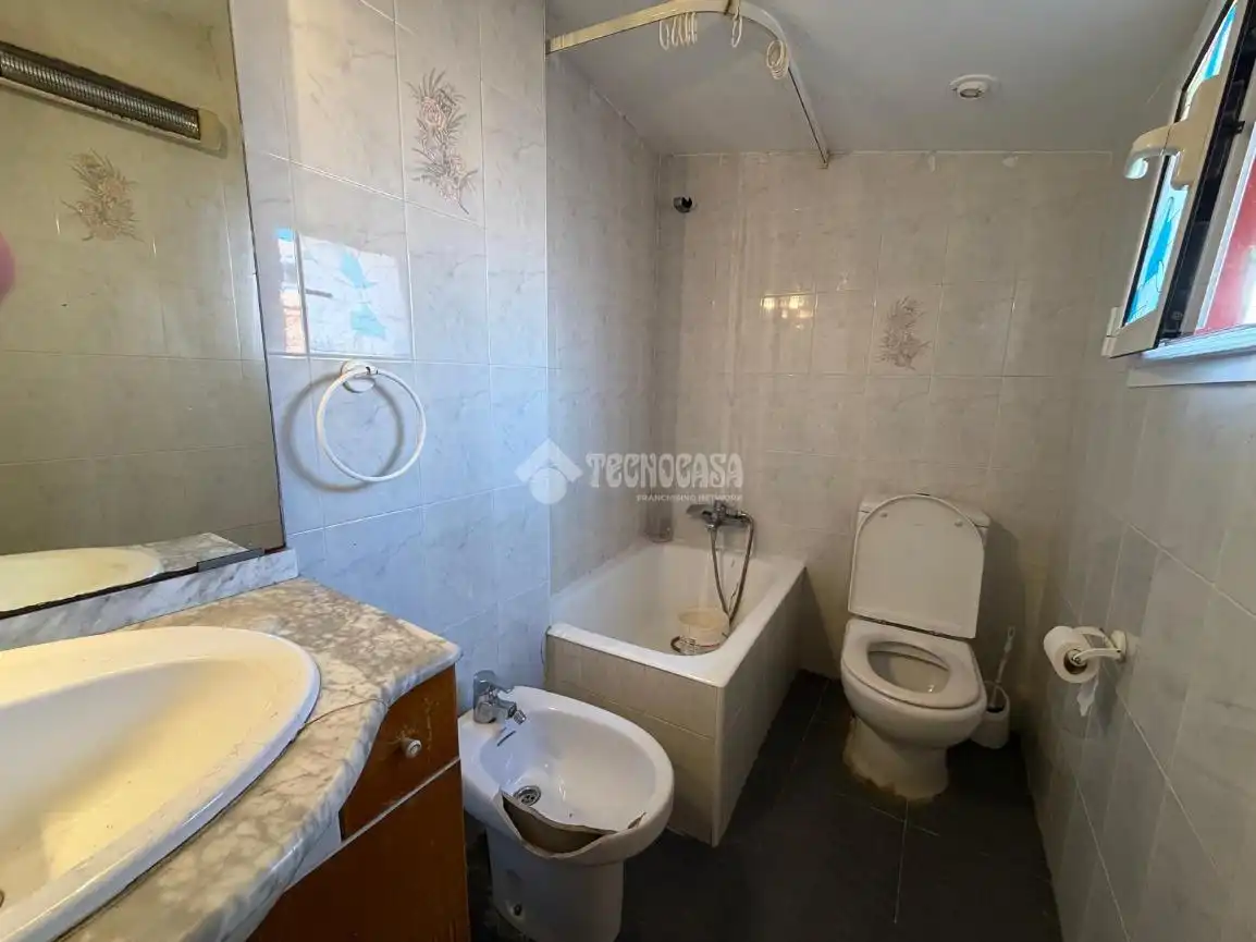 Badezimmer von Wohnung zum Verkauf in Castro-Urdiales mit Heizung