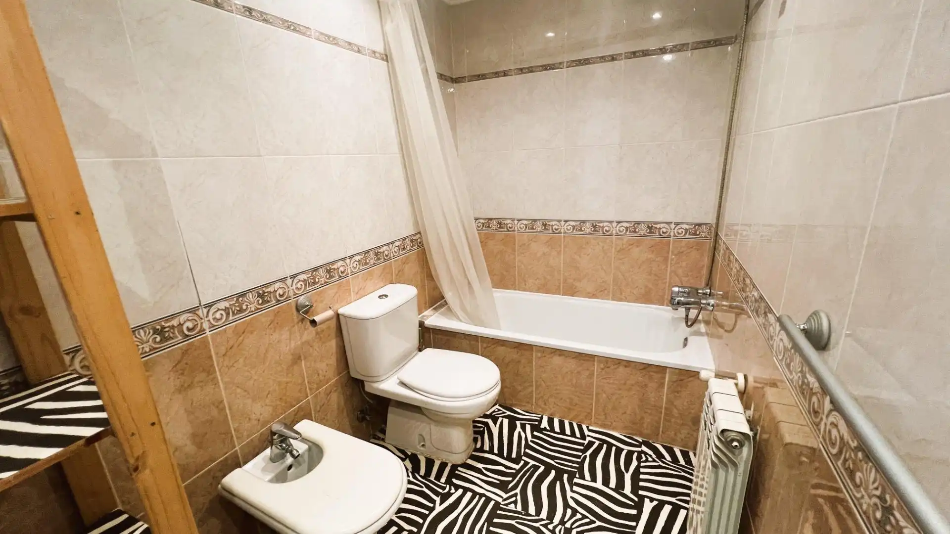Piso con terraza en venta en Calle BERNAT ARTOLA 21, imagen 24