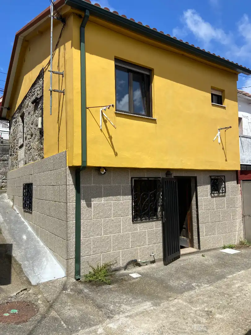 Vista exterior de Casa adosada en venta en Vigo  con Parquet