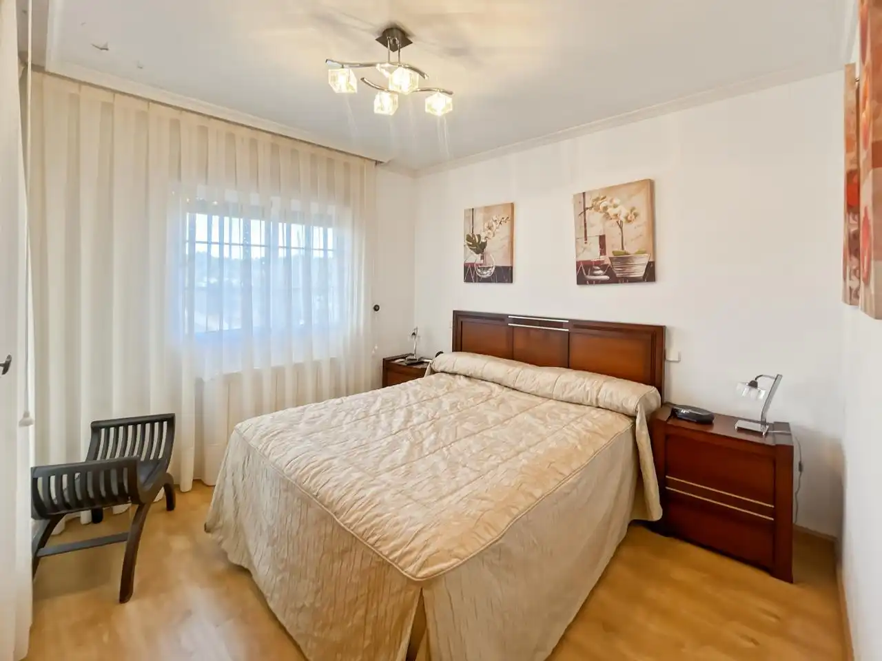 Dormitori de Casa adosada en venda en Valdelaguna amb Calefacció, Jardí privat i Terrassa