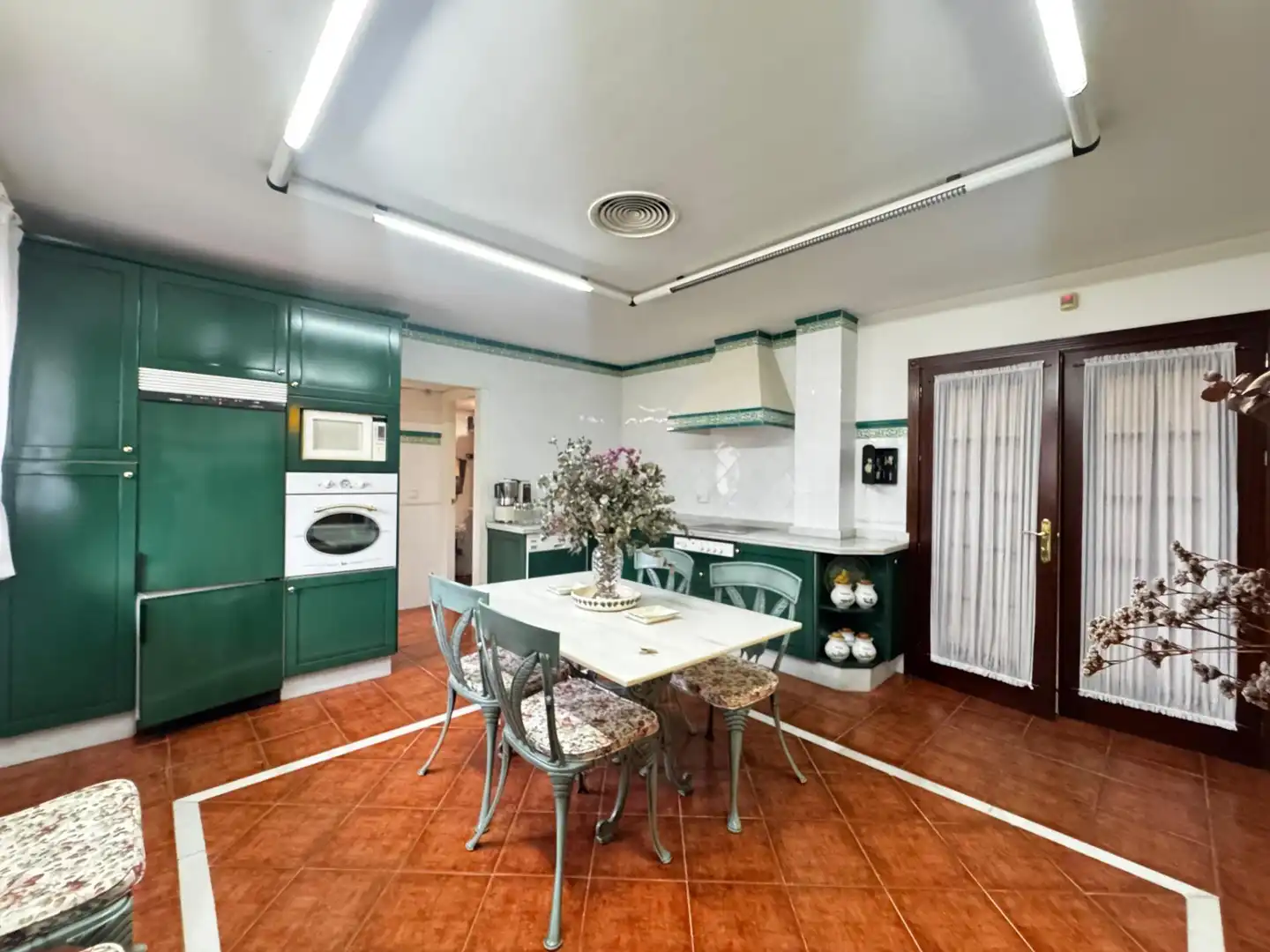Kitchen of Houses for sale in Córdoba  with Air Conditioner, Private garden and Terrace