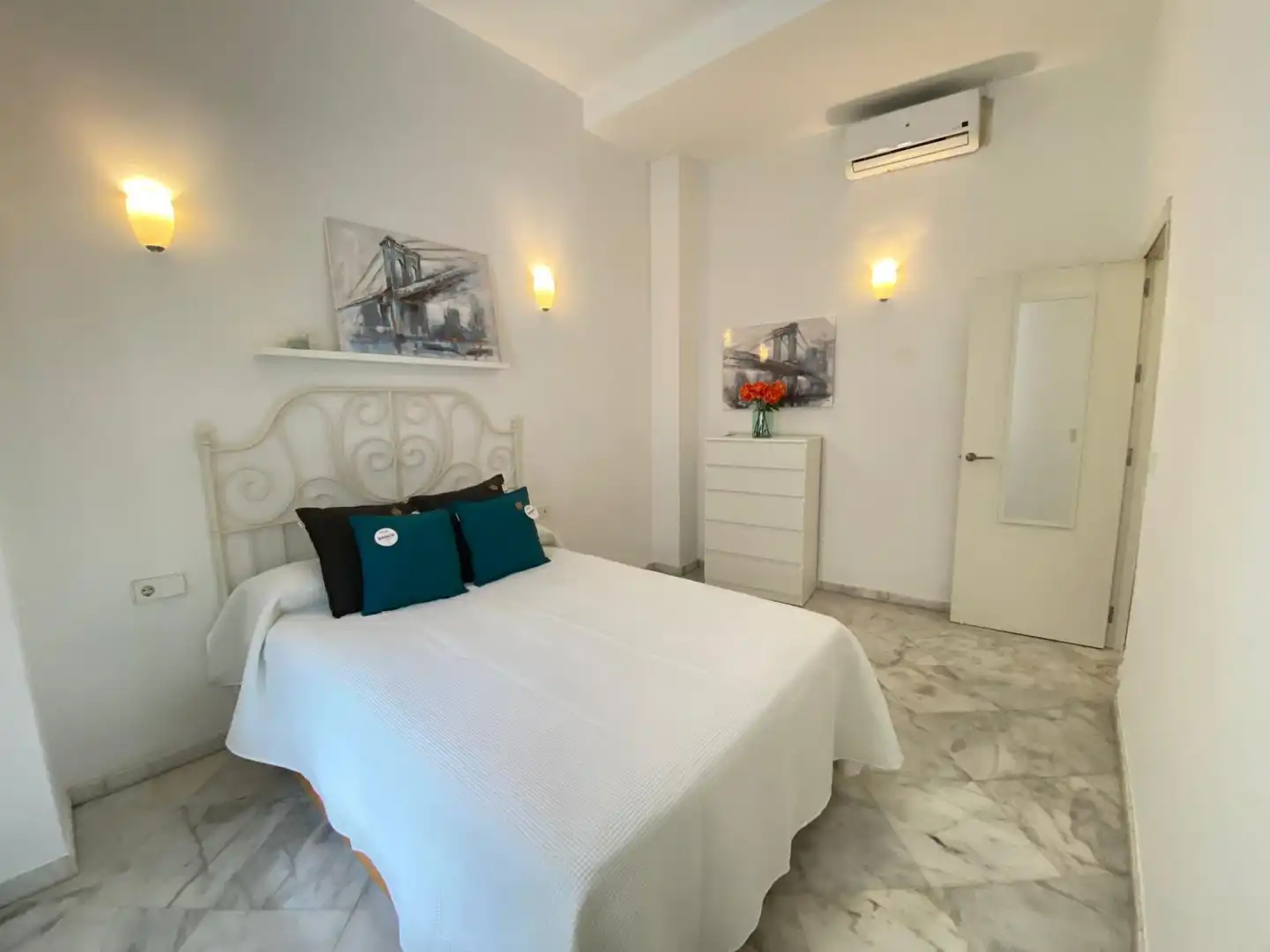 Habitación de Apartamento en venta en Sevilla con Aire acondicionado, Amueblado y Lavadora