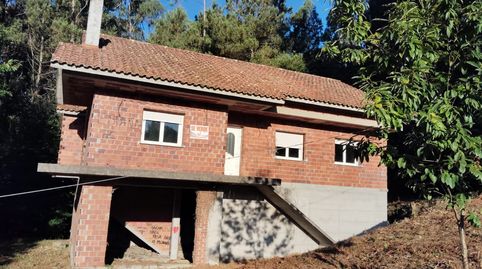 CASA EN SAN OURENTE- OUTES- LA CORUÑA