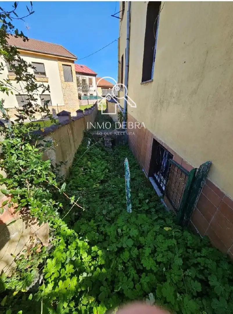 Vista exterior de Casa o chalet en venta en Oviedo 