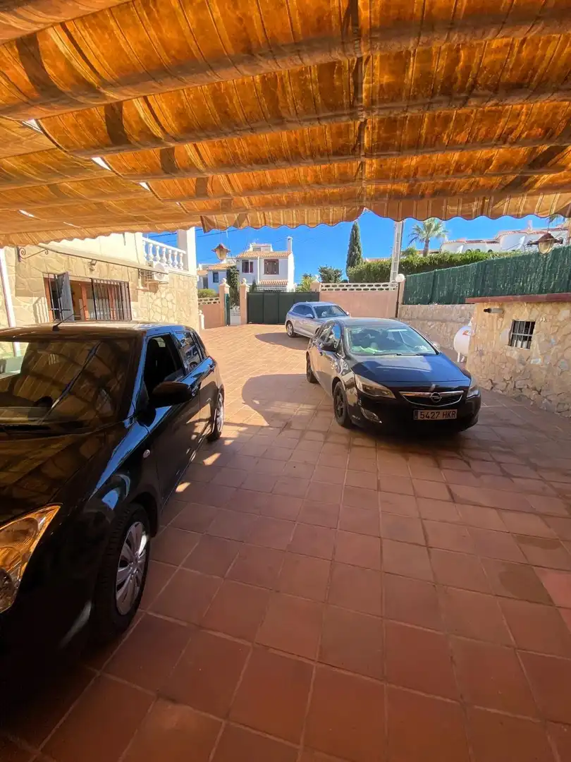 Aparcament de Casa o xalet en venda en L'Alfàs del Pi amb Aire condicionat, Calefacció i Terrassa