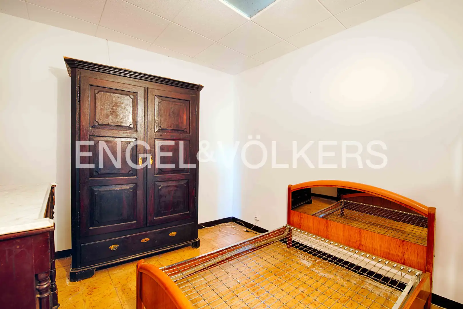 Habitación de Casa adosada en venta en Garriguella con Calefacción, Jardín privado y Terraza