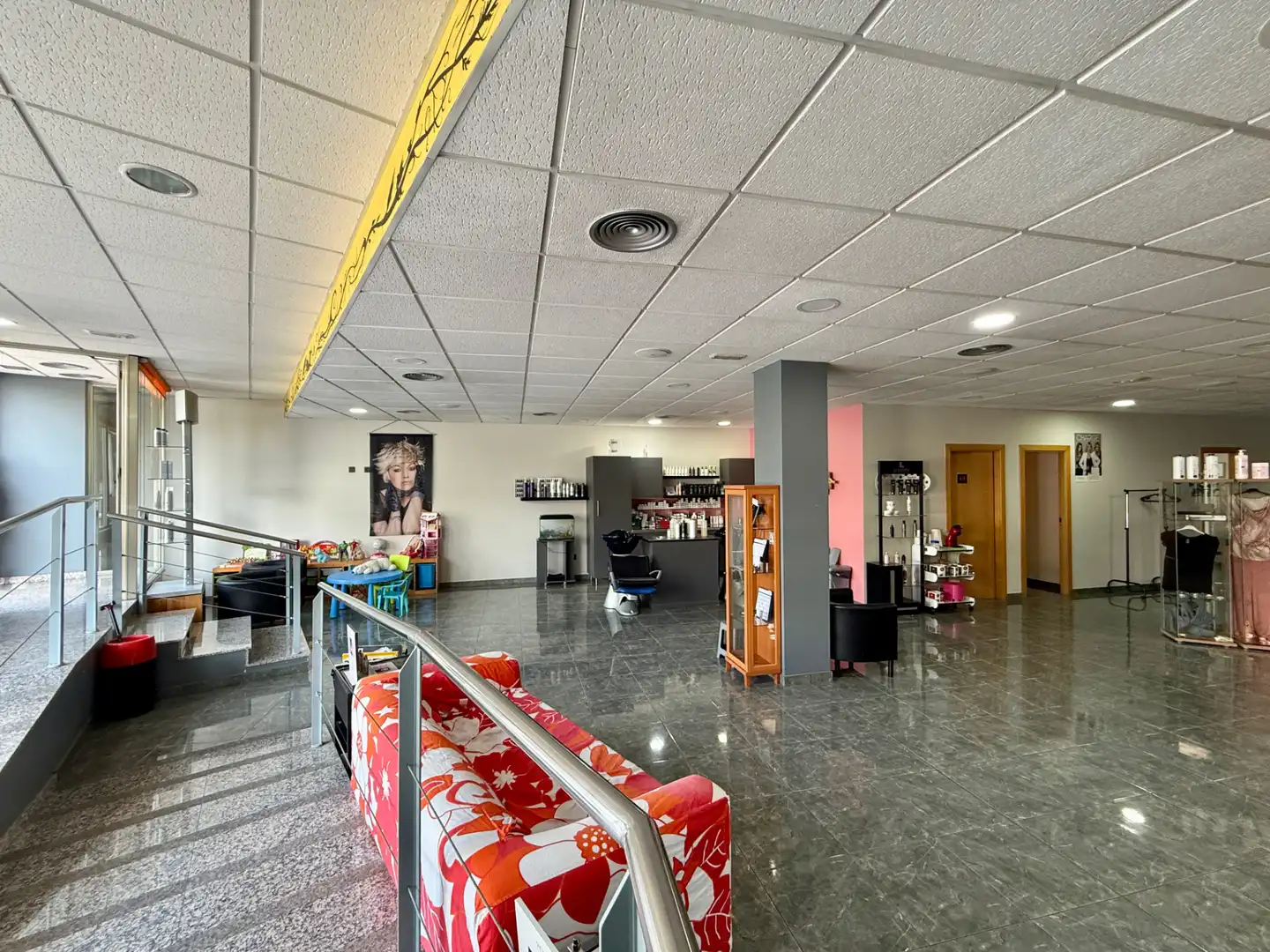 Local en venta en Terrassa con Aire acondicionado, Calefacción y Internet