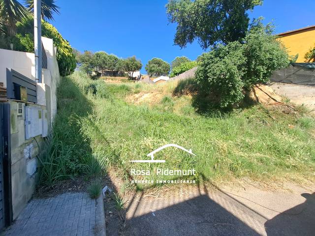 Terreno residencial en Venta en Carrer Sensitiva en Mas Mora - Sant Daniel