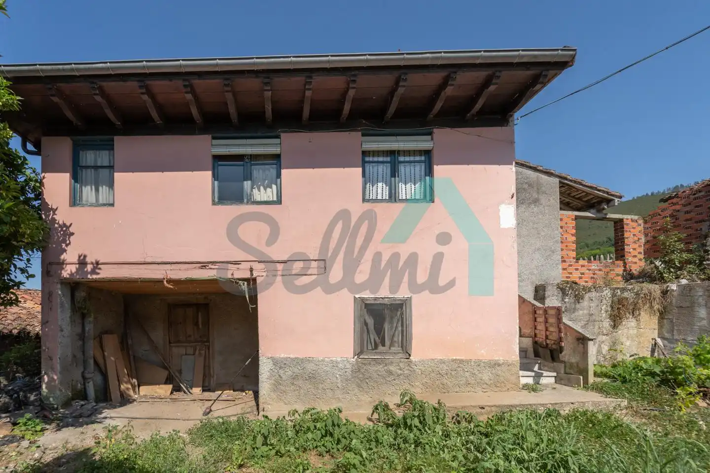 Exterior view of Houses for sale in Parres  with Heating, Private garden and Storage room
